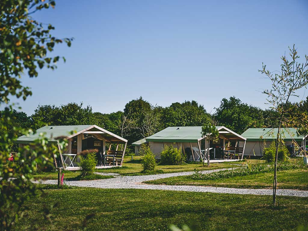 Family safari tent Kervallon space