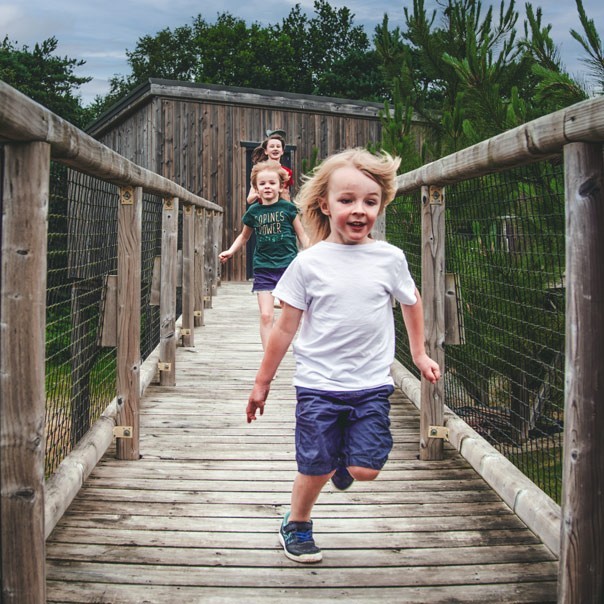 child bridge kervallon carre