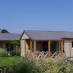 Komfort-Chalet PREMIUM 33 m² (2 Zimmer – 1 Bad) + überdachte Terrasse