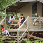 30 m² safaritent (2 slaapkamers – 1 badkamer) inclusief 8 m² overdekt terras