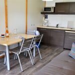 Chalet confort PREMIUM 35 m² (2 bedrooms – 2 bathrooms) + covered terrace