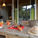 Komfort-Chalet PREMIUM 33 m² (2 Zimmer – 1 Bad) + überdachte Terrasse