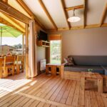 Cabane Lodge Premium 43m² (2 bedrooms – 1 bathroom) including 11m² semi-covered terrace
