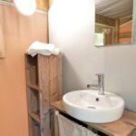 30 m² safaritent (2 slaapkamers – 1 badkamer) inclusief 8 m² overdekt terras