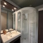 Chalet confort PREMIUM 35 m² (2 bedrooms – 2 bathrooms) + covered terrace